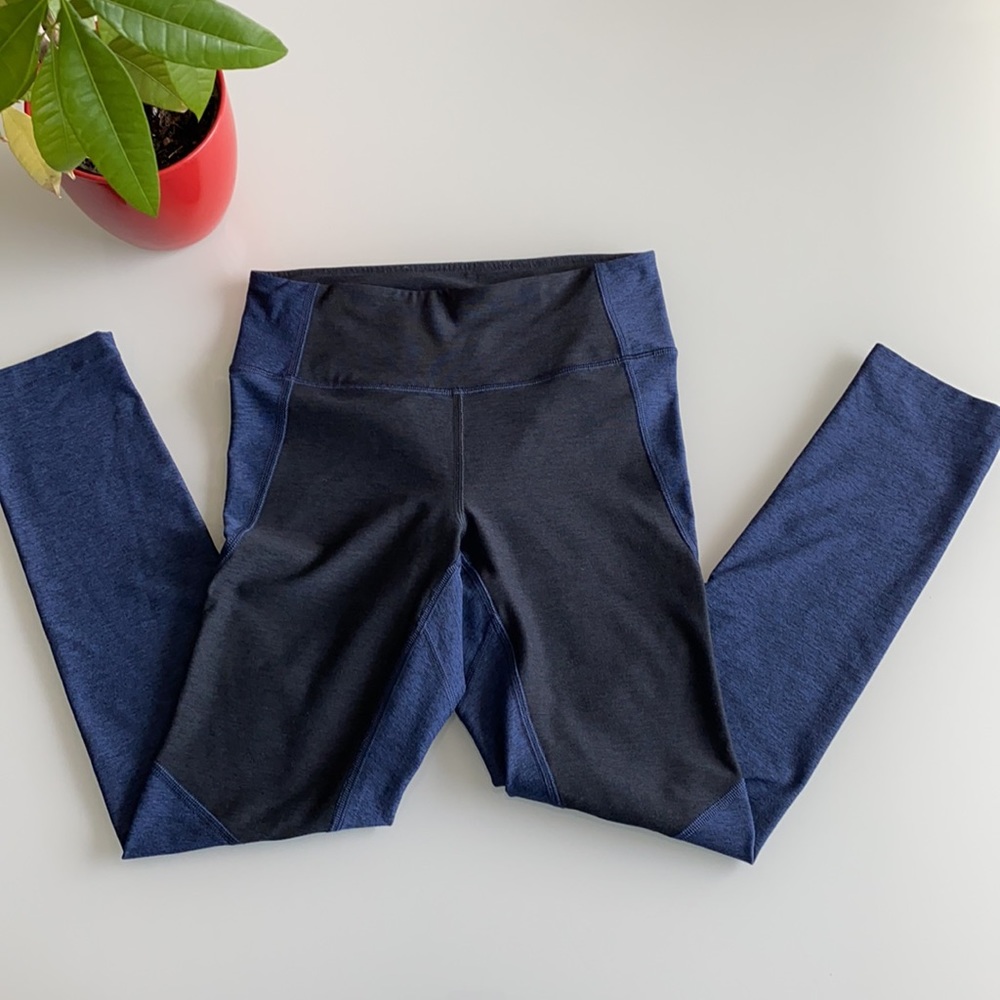 Outdoor Voices Athletic Navy Blue Black Two Tone Warmup 3/4 Leggings XSmall